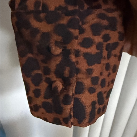 Vince Camuto Brown and Black Leopard V-Neck Blouse - Picture 6 of 9